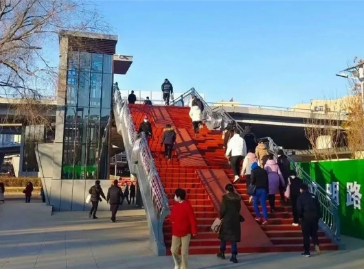 香爐礁過(guò)街天橋
